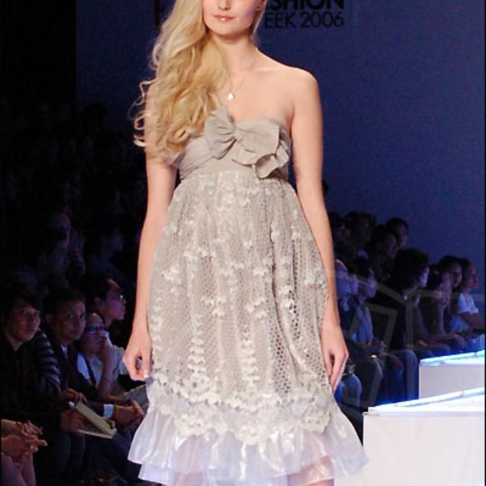 Sretsis by Pim Sukhahuta | Silver Embroidered Cocktail Dress | size 2
